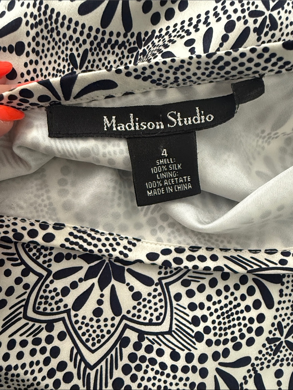 100% silk Women's navy & White Medallion A-Line Skirt - Picture 3 of 4